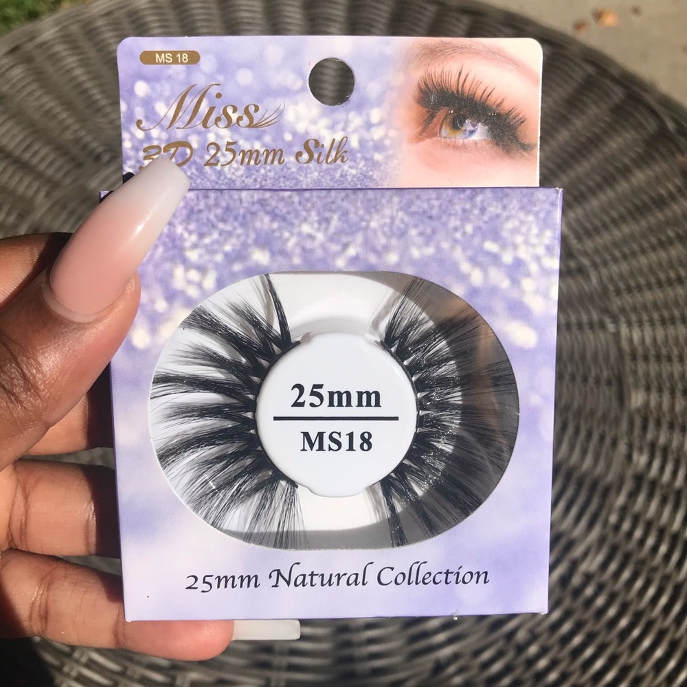 Lashes 😎